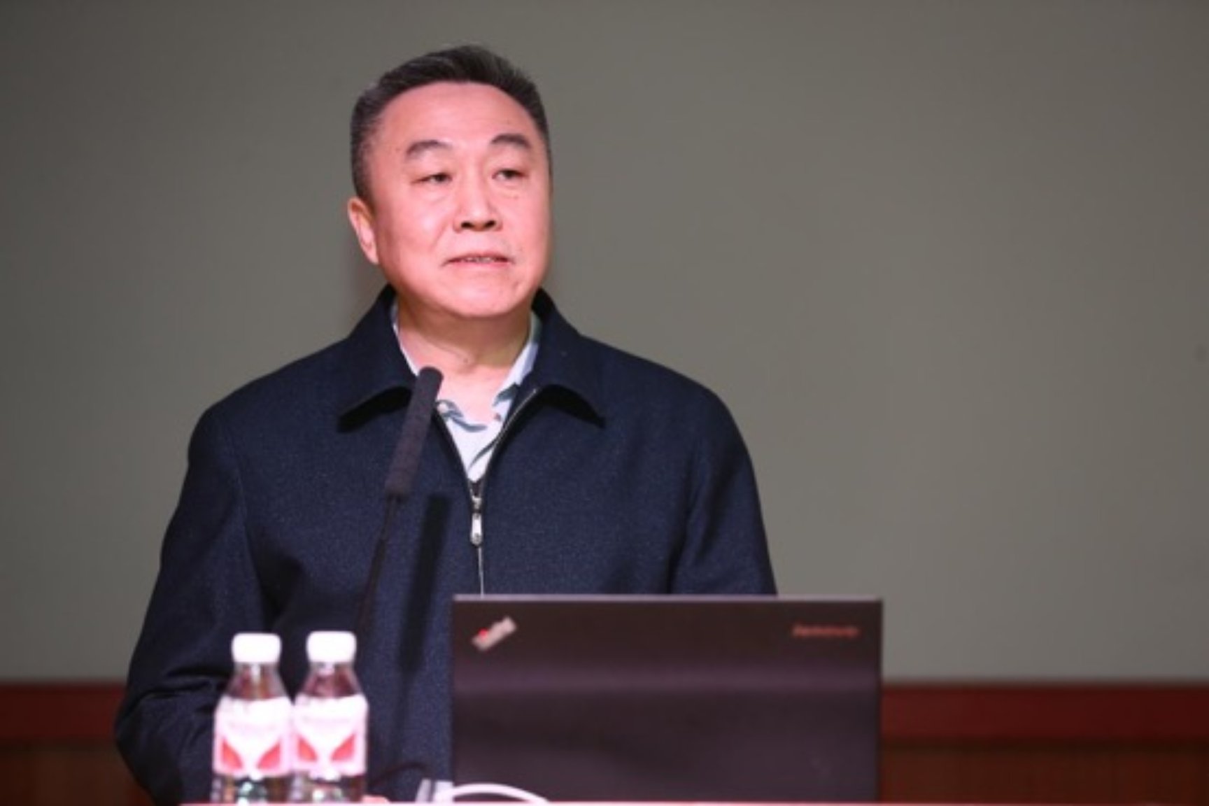 图2 老司机论坛
党委副书记李晓兵在会上致辞  陶志颖摄