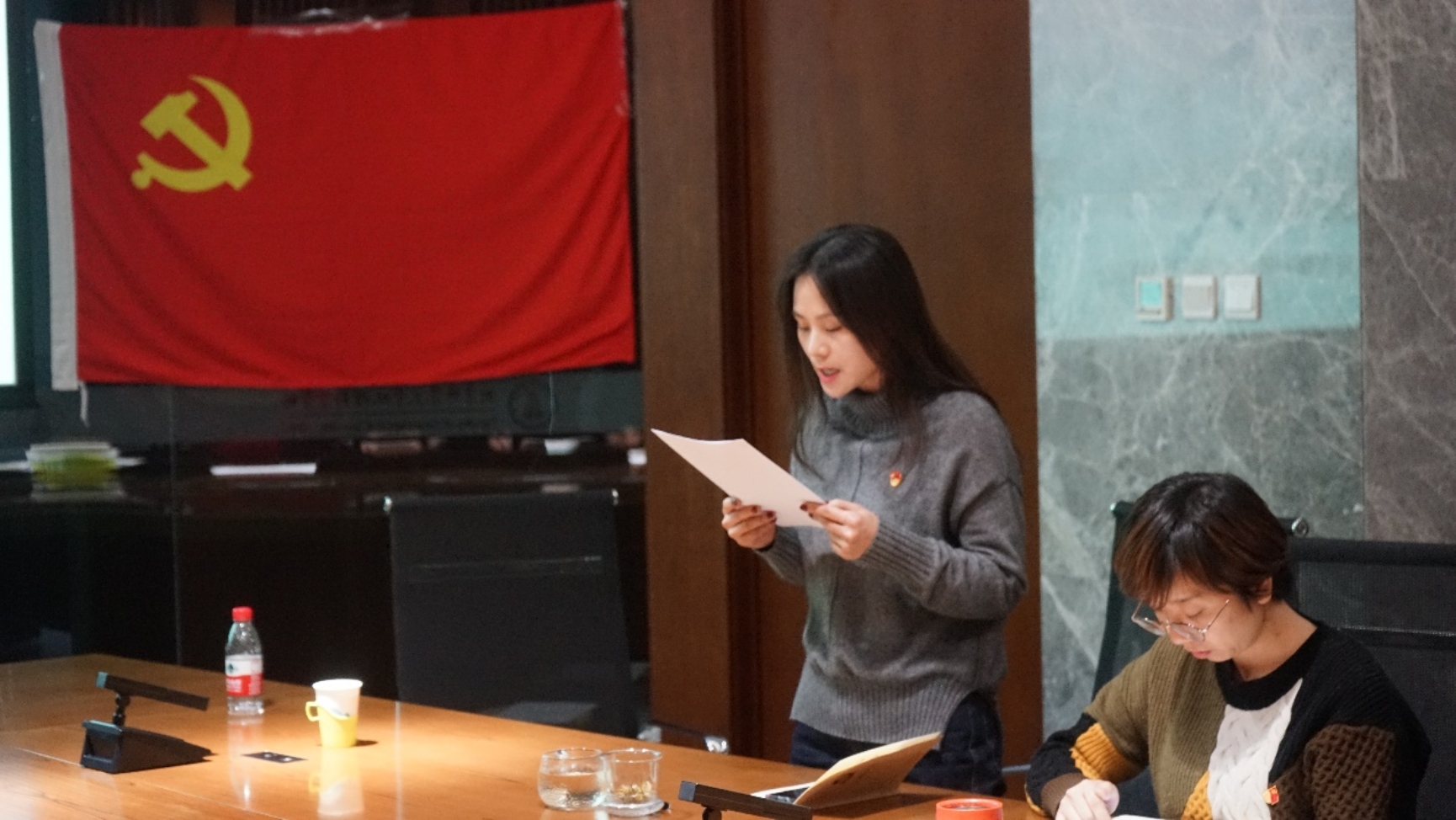 E:\行政党支部\20200102 赵文武老师党课及李超杰金璐老师发展大会\照片\DSC03386.JPG